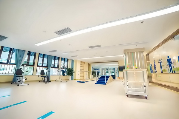 深圳人才落户网址_明星梦可以有，但不能是因为不想上学 带来行程己的给自以免困扰